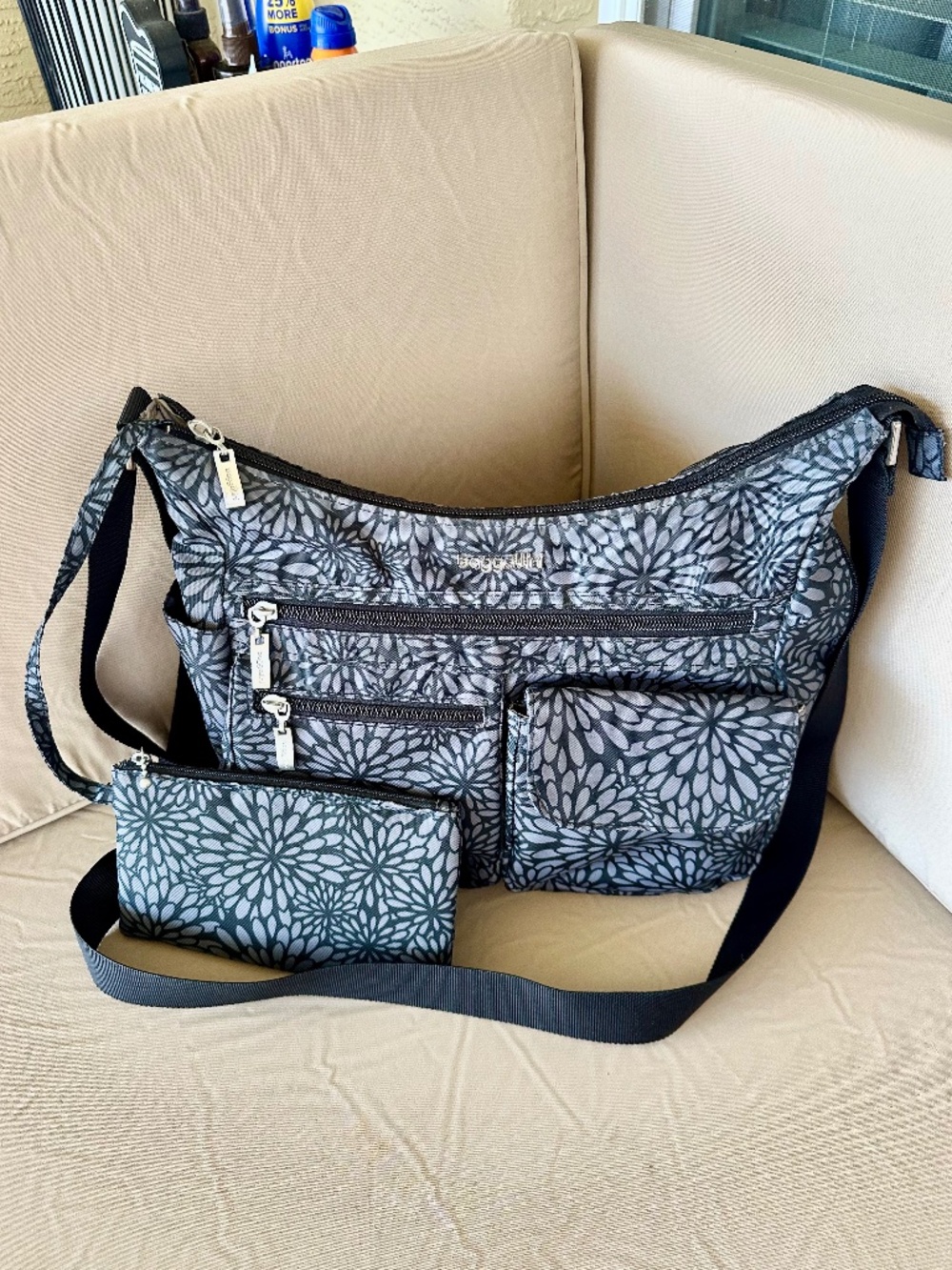Baggallini Modern Midnight Blossom Everywhere Bag